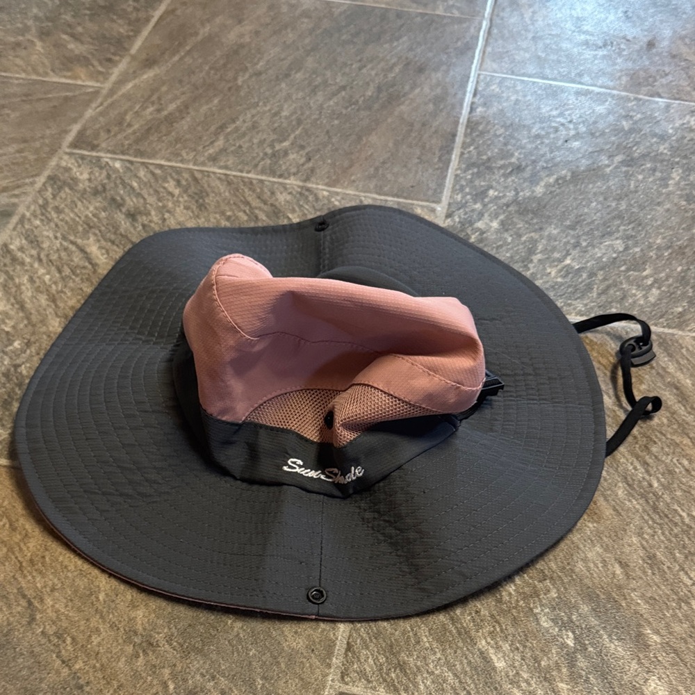 SunShade Black and Pink Wide Brim Hat